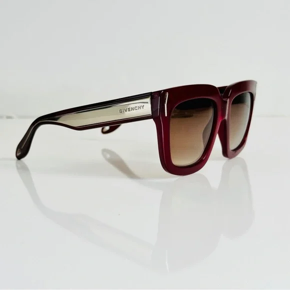 Givenchy Square Oversized Sunglasses     GV 7015/S - Picture 2 of 7